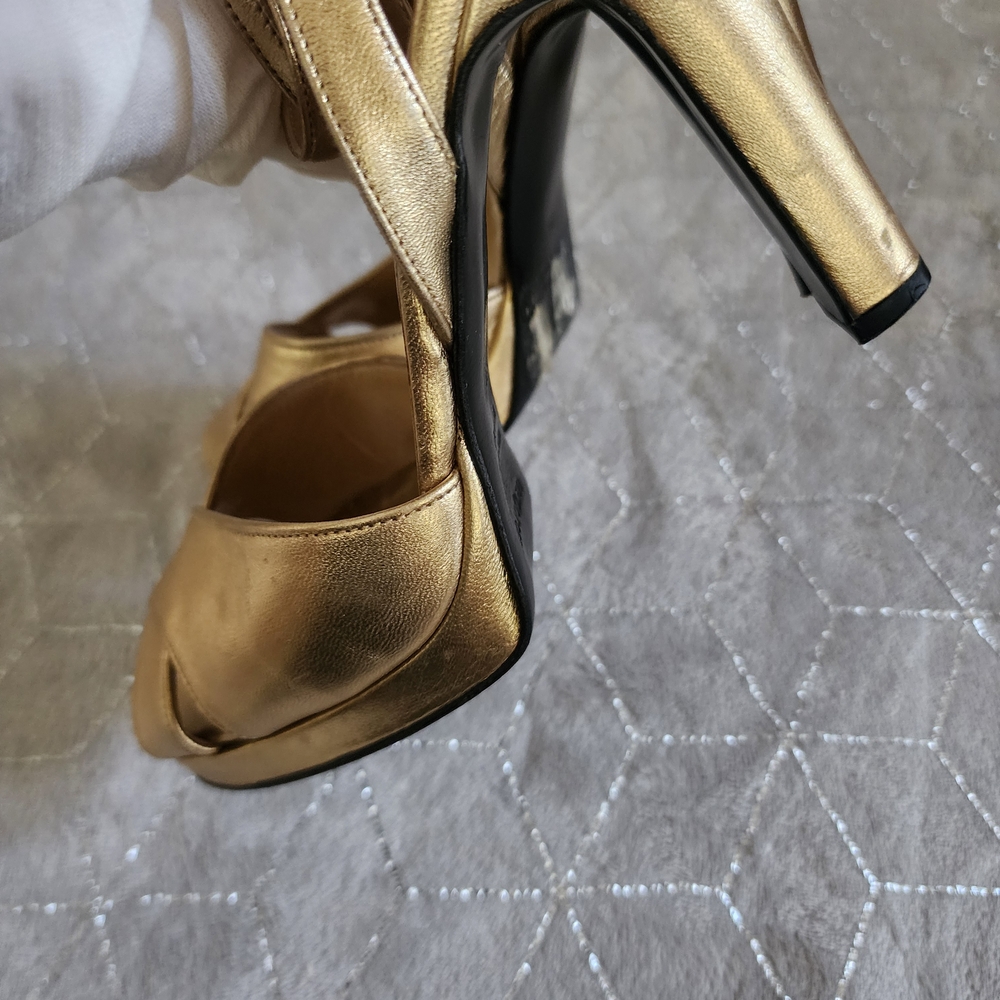 SERGIO ROSSI | Metallic Goldtone Heels - Picture 11 of 14